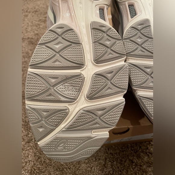 ASICS GEL-NYC cream/ oyster grey men’s US size 11.5 - Picture 6 of 16